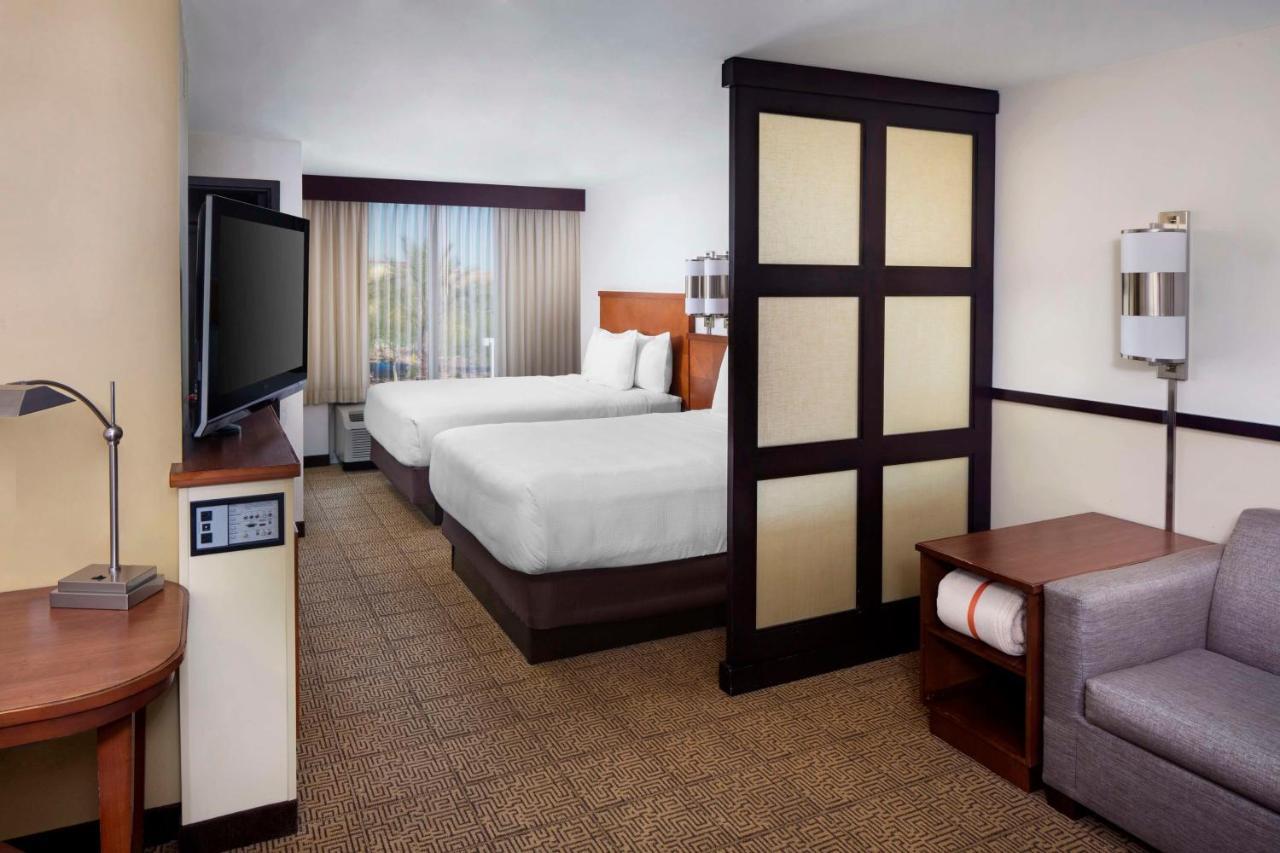 Hyatt Place Phoenix/ Mesa Exterior photo