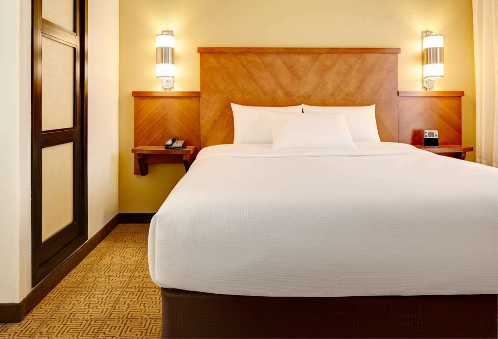 Hyatt Place Phoenix/ Mesa Room photo